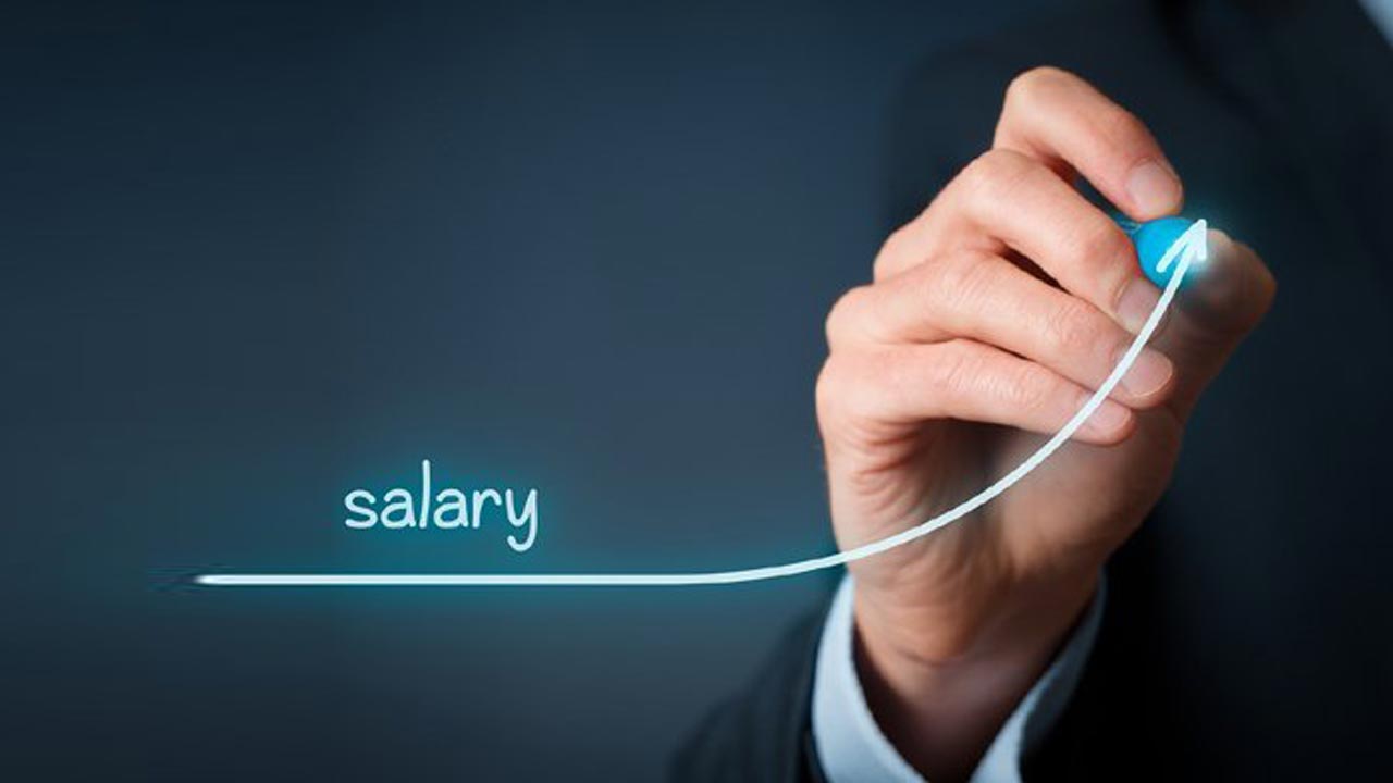 బీసీ గురుకుల బోధనా సిబ్బంది వేతనాలు పెంపు