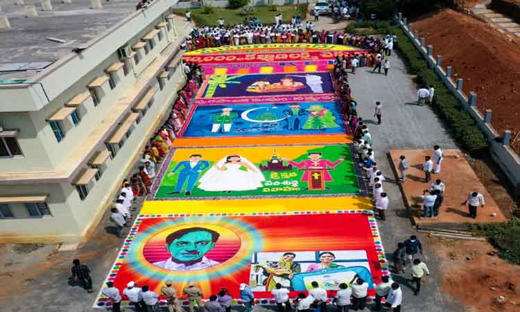 సత్తుపల్లిలో వినూత్నంగా మహిళాబంధు