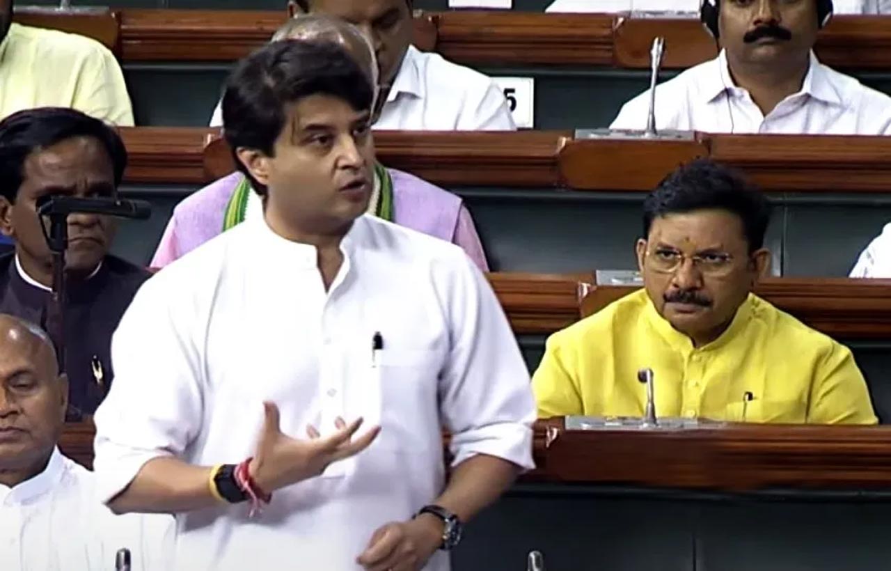 విమానయాన రంగంలో రద్దీని 400 మిలియన్లకు చేర్చమే లక్ష్యం : సింధియా