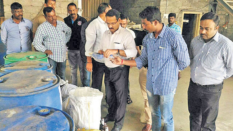 పరిశ్రమల్లో డ్రగ్స్‌ గుట్టు రట్టు