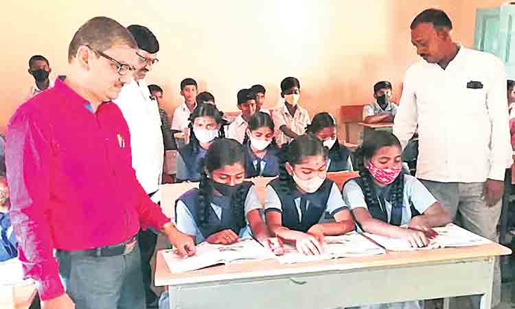 ఫలితాల్లో మేటి.. చదువులో సాటిలేదు