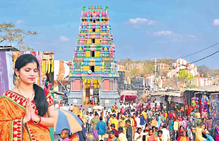 దుర్గమ్మా.. చల్లంగ చూడమ్మా