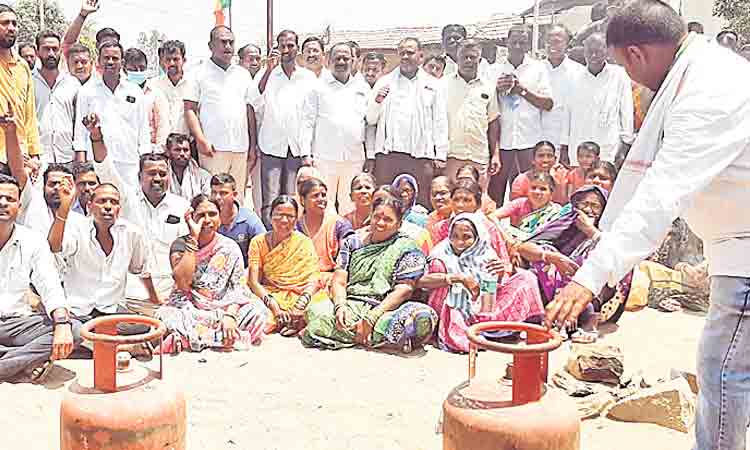 బీజేపీ ఎమ్మెల్యేకు చుక్కెదురు