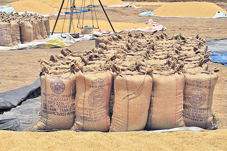 కేంద్ర ప్రభుత్వ విధానాలపై టీఆర్‌ఎస్‌ పోరుబాట