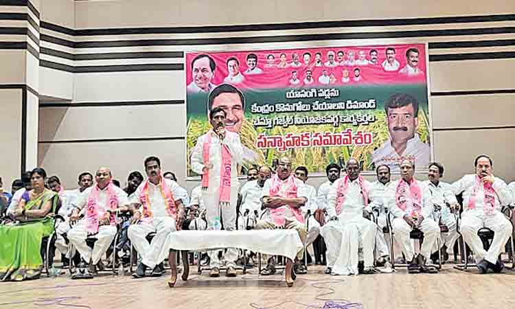 ధాన్యం కొనకపోతే ఢిల్లీలో పోద్దాం