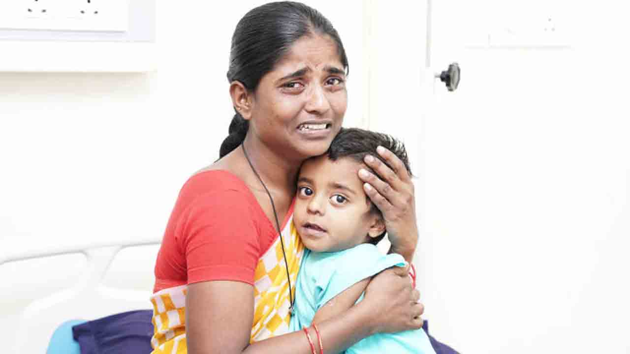 పాపం.. ఈ బాలుడికి ఎంత కష్టం! ఆదుకోవాలంటూ త‌ల్లిదండ్రుల‌ వేడుకోలు