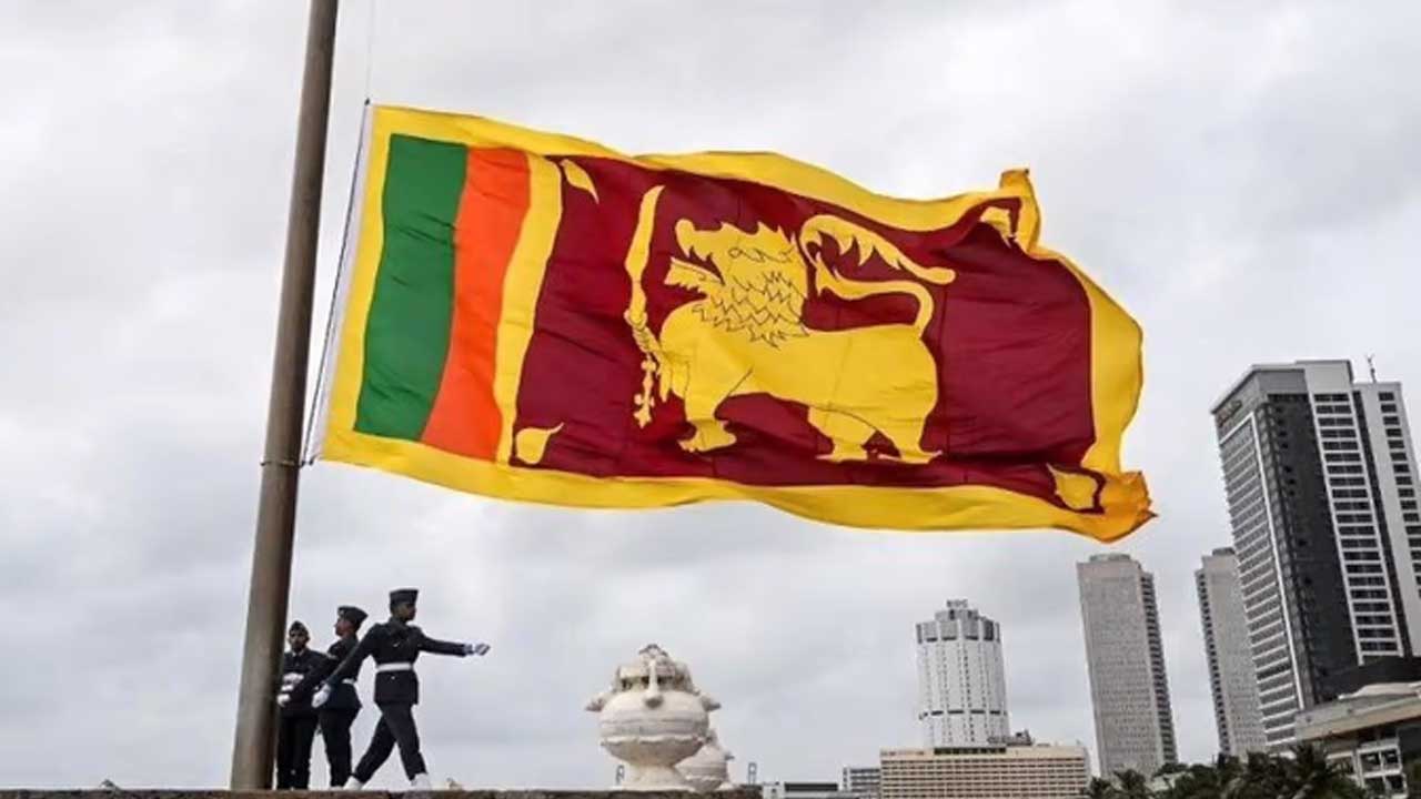 లంకలో సంక్షోభం.. రెండు దినపత్రికల ప్రింటింగ్ నిలిపివేత