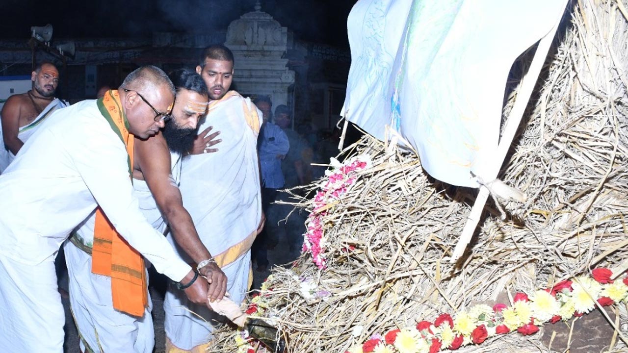 శ్రీశైలంలో ఘనంగా కామదహనం వేడుకలు