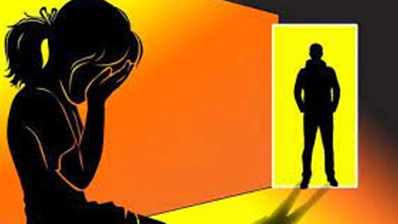 మైనరు బాలికపై మారుతండ్రి లైంగిక దాడి.. గర్భం దాల్చడంతో అసలు విషయం వెలుగులోకి