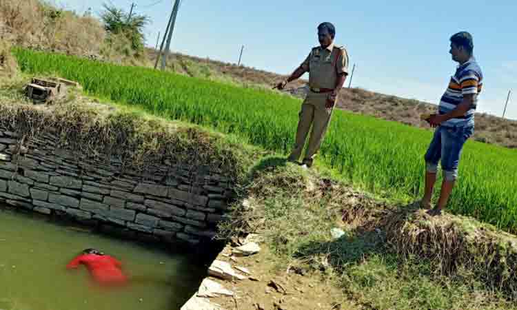 బావిలో పడి యువతి మృతి