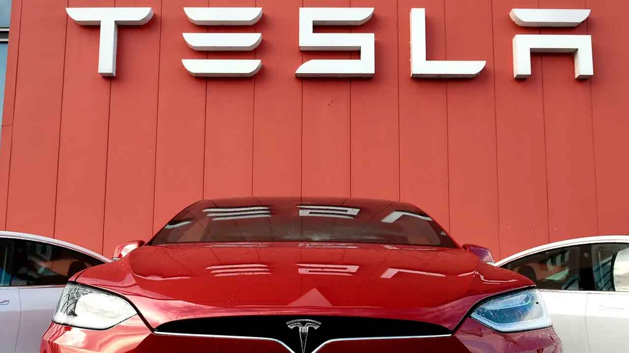 Tesla Self Driving Best | సెల్ఫ్ డ్రైవింగ్‌కు న‌మ్మ‌కమైన కారేదంటే?!