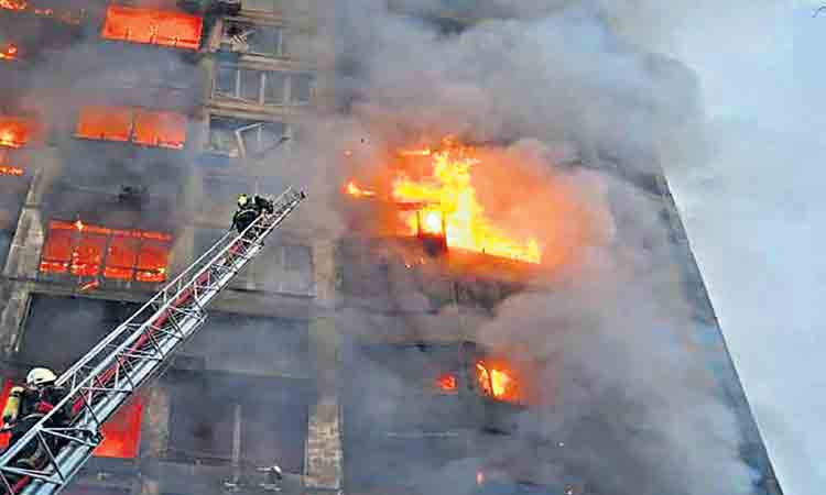 కీవ్‌పై బాంబుల వర్షం