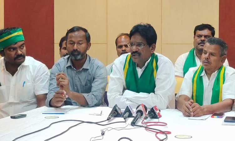 తెలంగాణ ఆదర్శవంతం.. ప్రశంసించిన తమిళ రైతు నేతలు