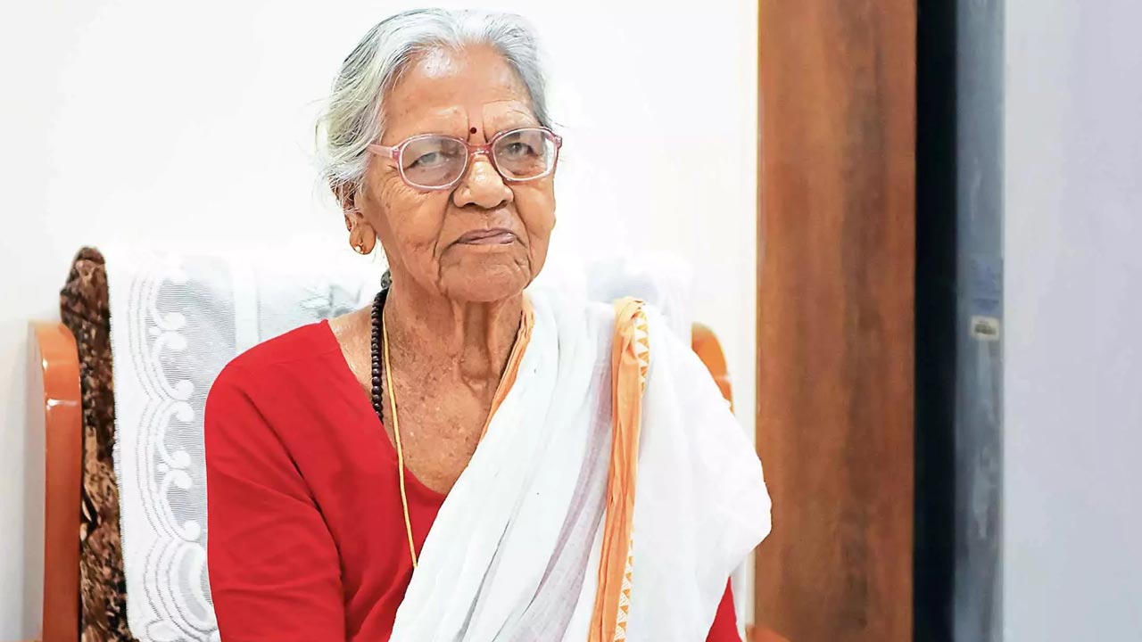 మల్లు స్వరాజ్యం మృతిపట్ల గవర్నర్ తమిళిసై సంతాపం