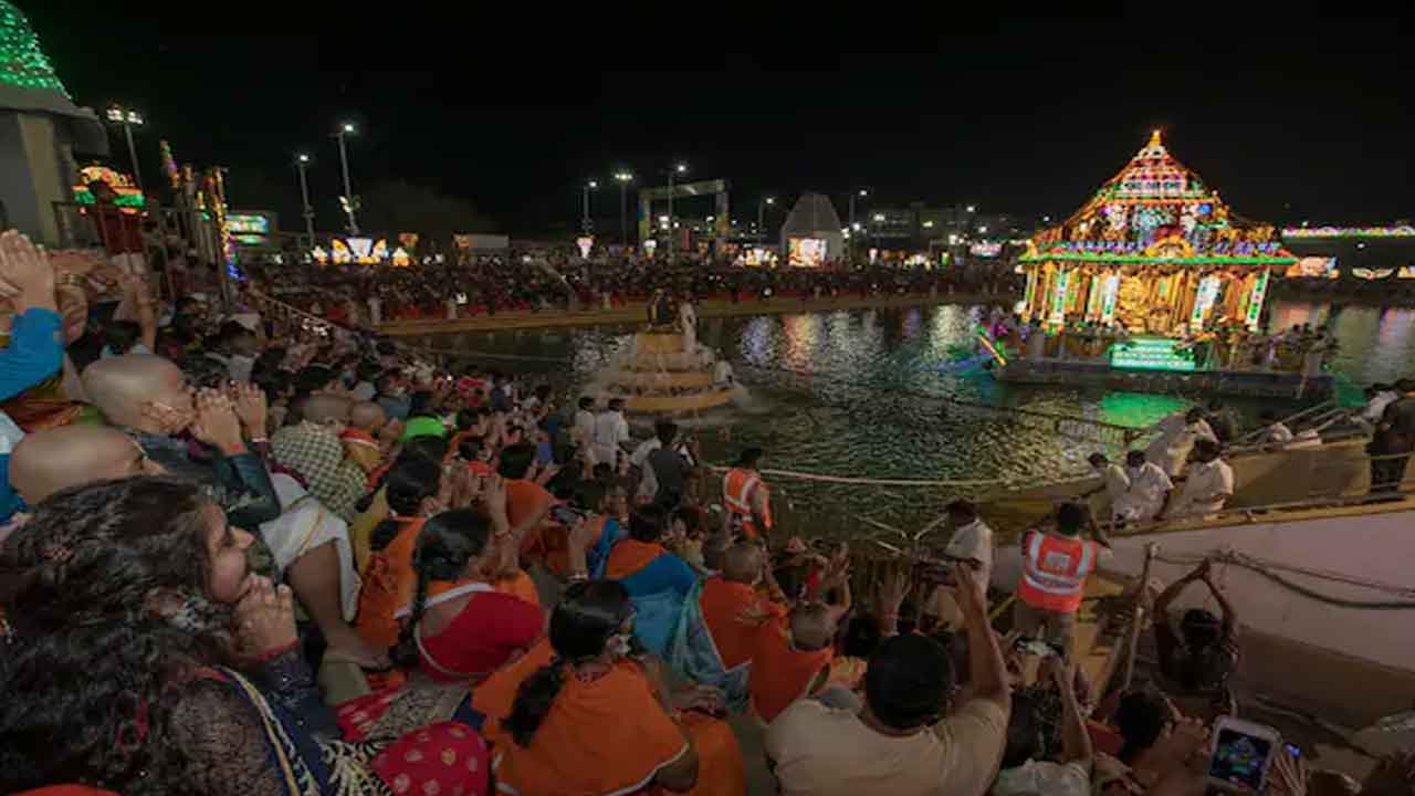 వైభవంగా శ్రీ‌వారి సాలకట్ల తెప్పోత్సవాలు