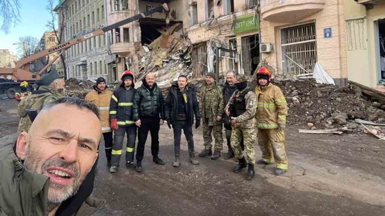 Ukraine | యుద్ధంలో పారిపోకుండా.. ఉక్రెయిన్‌లోనే ఉండి సాయం చేస్తున్న కుబేరుడు!