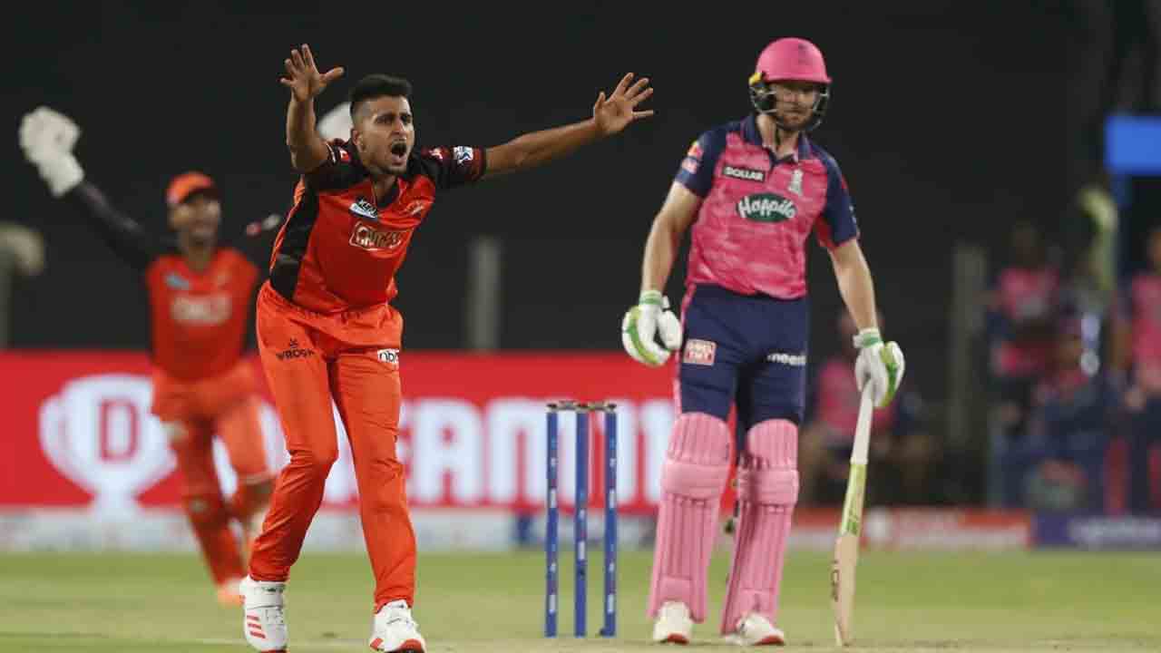 IPL 2022 | టీమిండియా స్థాయి ప్లేయర్.. యువపేసర్‌పై టీమిండియా మాజీ కోచ్ ప్రశంసలు