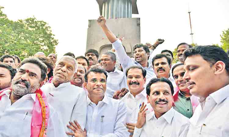 ఊరూరా కొలువుల సంబురం