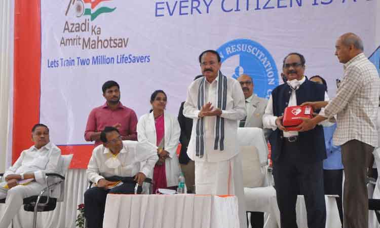 ప్రాణదానం మన చేతుల్లోనే ఉన్నది: వెంకయ్యనాయుడు