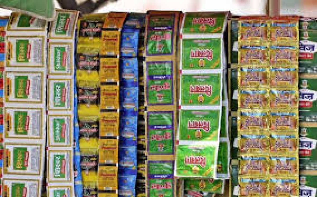 Banned gutkas | నిషేధిత గుట్కాలను సరఫరా చేస్తున్న వ్యక్తులపై కేసు