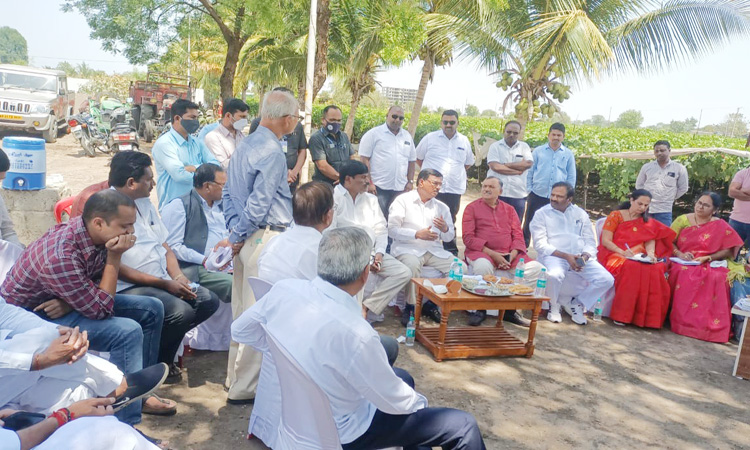 వినాశకర విధానాలతో రైతాంగానికి నష్టం