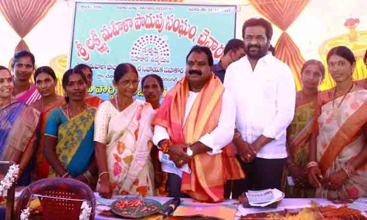 అన్ని వర్గాలకూ ‘బంధు’వు