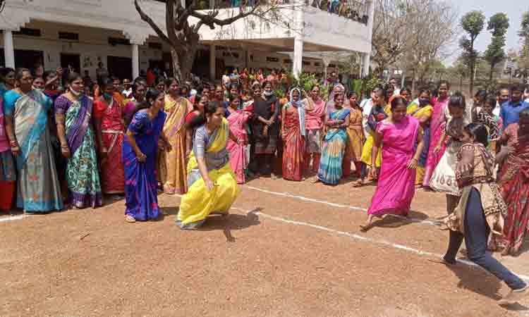 సత్కరించి.. ఆప్యాయతను పంచి..