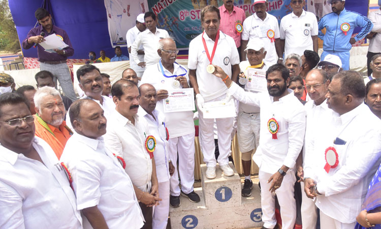 ఆకాశమే హద్దుగా..