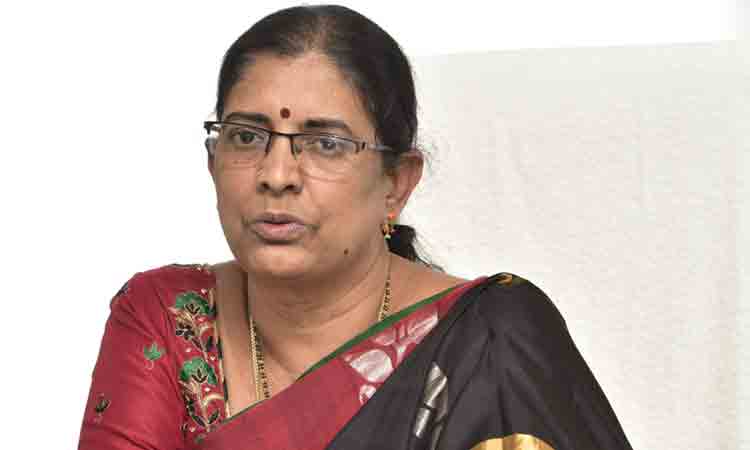 మహిళా సంక్షేమానికి పెద్దపీట