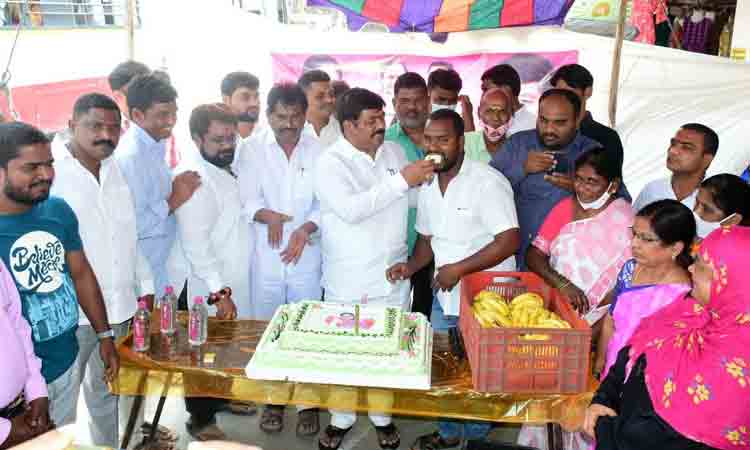 ఘనంగా ఎమ్మెల్సీ కవిత పుట్టినరోజు వేడుకలు