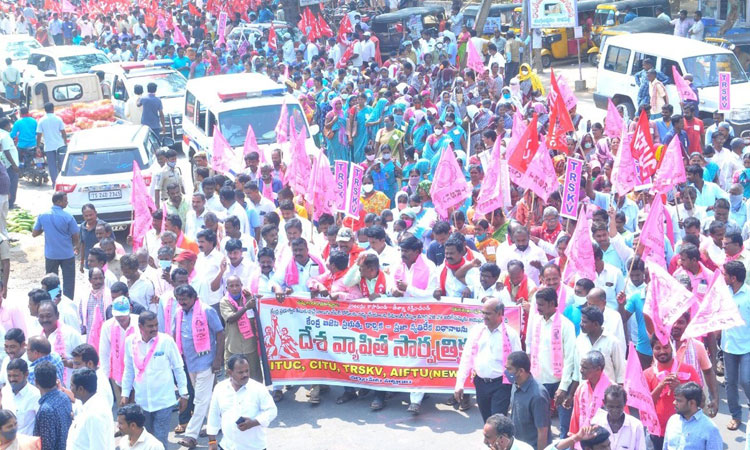 కార్మికులందరూ ఐక్యంగా పోరాడాలి