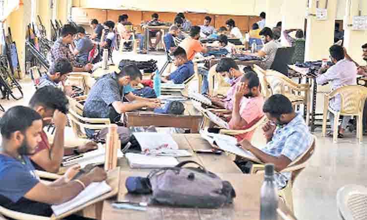 ప్రభుత్వ కొలువు.. ప్రణాళికతో చదువు..