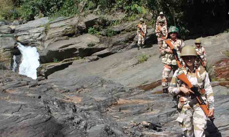 దేశ స‌రిహ‌ద్దుల్లో ఐటీబీపీ మ‌హిళా జ‌వాన్ల‌ పెట్రోలింగ్.. వీడియో