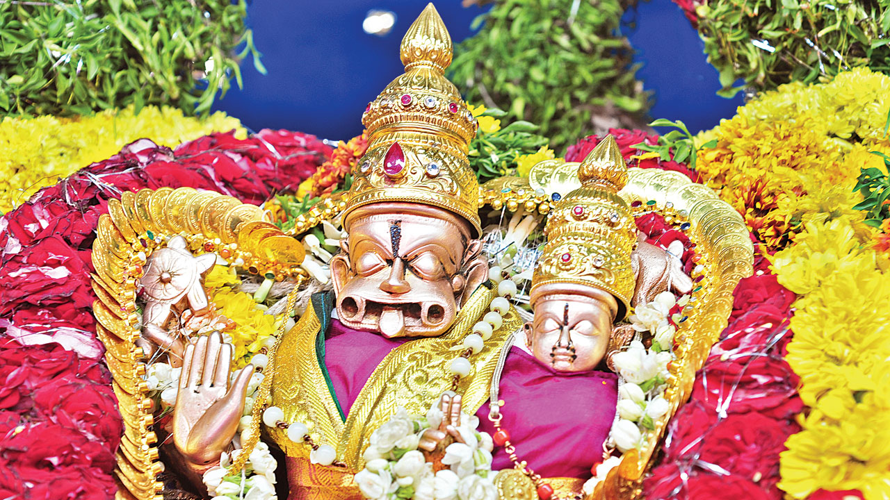 యాదాద్రిలో ఆల‌య ఉద్ఘాట‌న‌లో రెండో రోజు క్ర‌తువులు