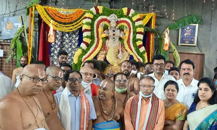 మత్స్యావతారంలో దర్శనమిచ్చిన లక్ష్మీనారసింహుడు