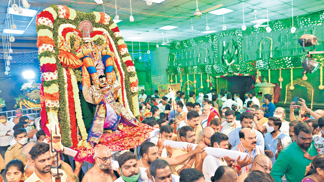 యాదాద్రి బ్ర‌హ్మోత్స‌వాలు ఎలా మొద‌ల‌వుతాయి? ఏ రోజు ఏం జ‌రుగుతుంది?