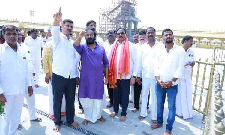 యాదాద్రికి ‘దానం’ పూలు