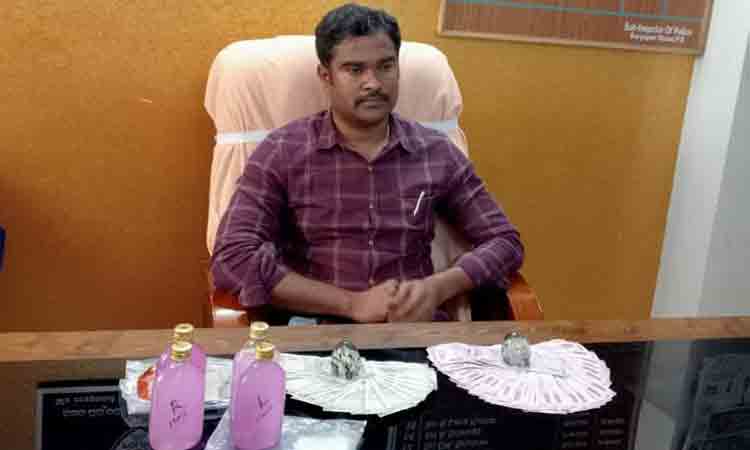 24 గంటల్లో బదిలీపై వెళ్లాల్సిన ఎస్ఐ..ఇంతలోనే ఏసీబీకి చిక్కాడు