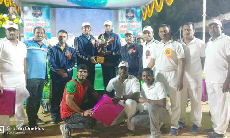 గెలుపోటములను సమానంగా తీసుకోవాలి