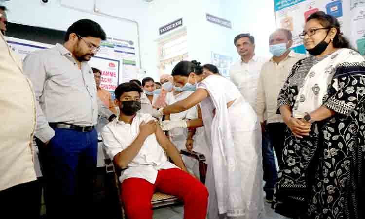 అర్హతున్న పిల్లలు వ్యాక్సిన్‌ వేయించుకోవాలి