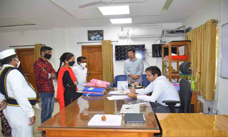 గిరిజనుల సమస్యలు పరిష్కరిస్తాం