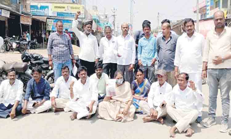 రిజర్వేషన్లపై మొండివైఖరి వీడాలి