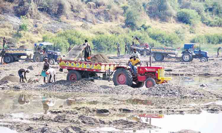 ఇసుకాసురులు