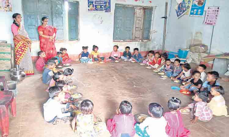 ఆరోగ్య నిధి.. ఆటపాటల బడి..