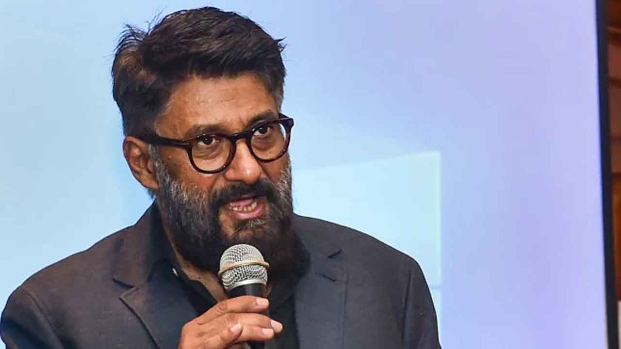 బీజేపీపై ‘క‌శ్మీర్ ఫైల్స్’ డైరెక్ట‌ర్ ఫైర్.. ఇది క‌చ్చితంగా నేర‌మే అంటూ ట్వీట్‌