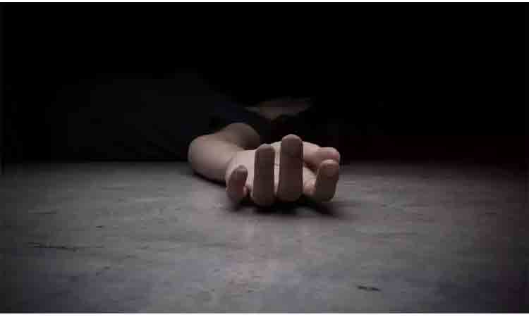 ప్రియురాలు దూరం పెట్ట‌డంతో ఘాతుకం : మ‌హిళ గొంతుకోసి క‌డ‌తేర్చిన క‌సాయి!