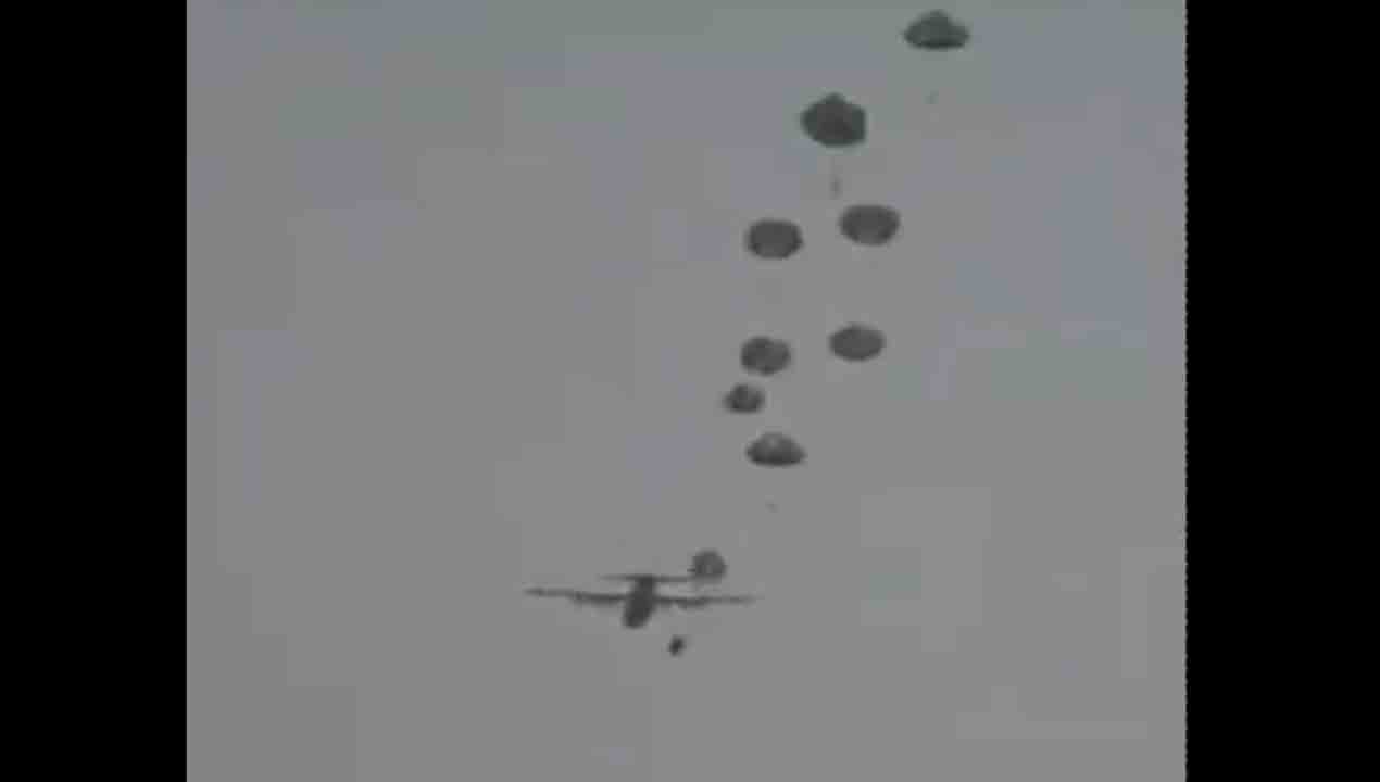 WATCH: వైమానిక విన్యాసాలు నిర్వహించిన భారత ఆర్మీ… సత్తా చాటిన సైనికులు