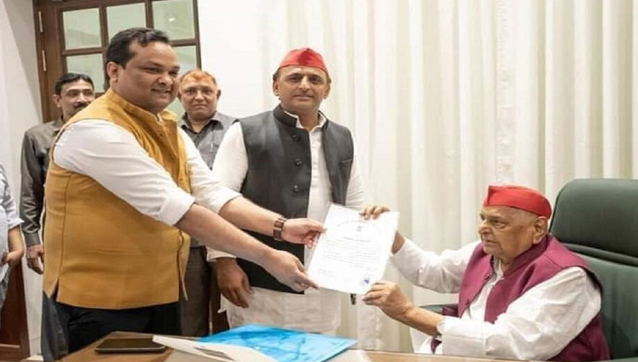 ‘సెహ‌భాష్ అఖిలేశ్‌… అద్భుత‌మైన పోరాటం చేశావ్‌..’ అఖిలేశ్‌ను మెచ్చుకున్న ములాయం