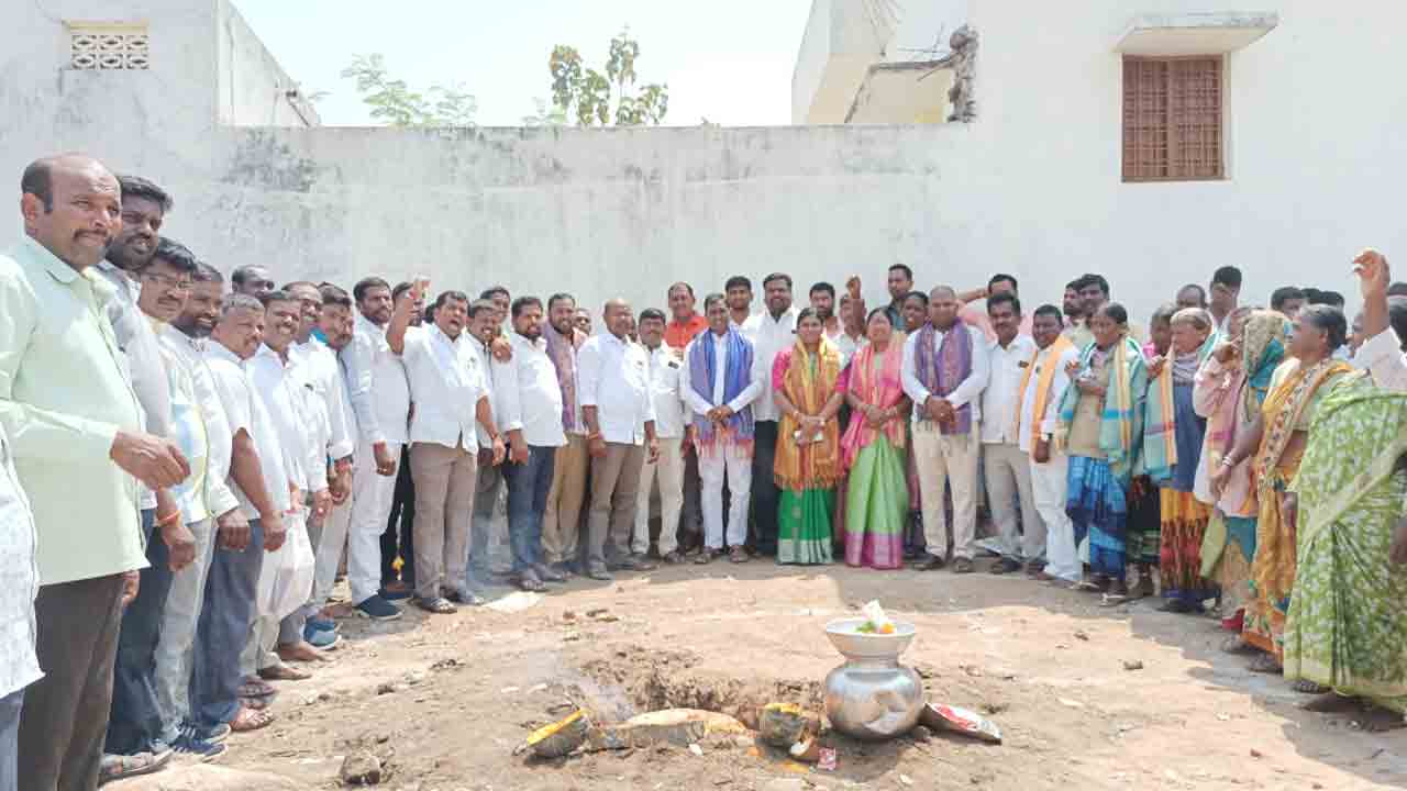 సబ్బండ వర్ణాల సంక్షేమానికి ప్రభుత్వం కృషి : ఎమ్మెల్యే అంజయ్య యాదవ్‌