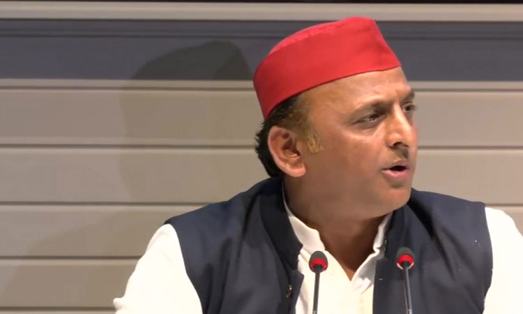 ఈవీఎంల‌ను దొంగ‌లిస్తున్నారు … సంచ‌ల‌న ఆరోప‌ణ‌లు చేసిన అఖిలేశ్‌